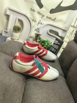 Adidas Spezial White Red Laceless Strap Closure Three Stripes Lifestyle Sneakers 9