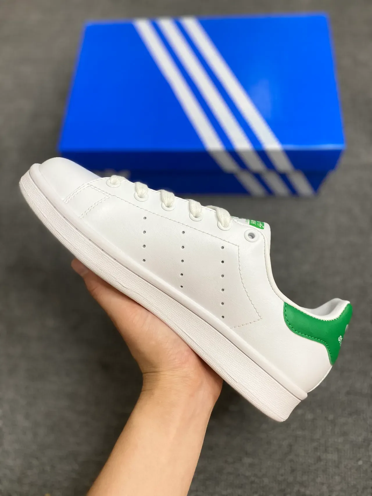 Adidas Stan Smith White and Green Lifestyle Sneakers 4