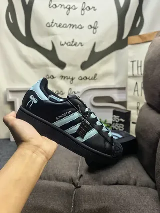 Adidas Superstar sneakers lifestyle noir et bleu clair 5