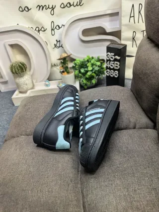Adidas Superstar sneakers lifestyle noir et bleu clair 6