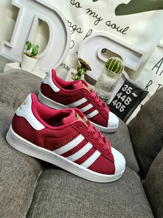 Adidas Superstar 酒红色和白色生活方式运动鞋 9