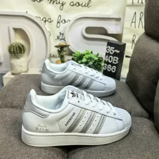 Adidas Superstar सफेद चांदी शेल टू चमड़े की उपरी लाइफस्टाइल स्नीकर