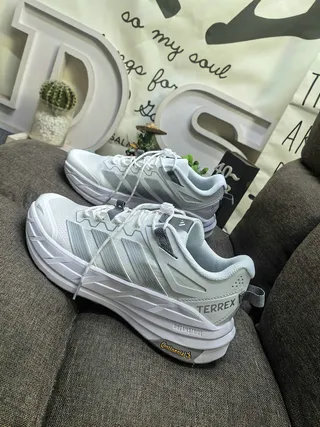 Adidas TERREX White Silver Mesh Upper Metallic Stripes Running Shoes 7