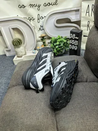 Adidas White Black Chunky Trail-Inspired Mixed-Material Upper Lifestyle Sneakers 6