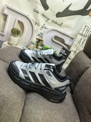Adidas White Black Chunky Trail-Inspired Mixed-Material Upper Lifestyle Sneakers 7