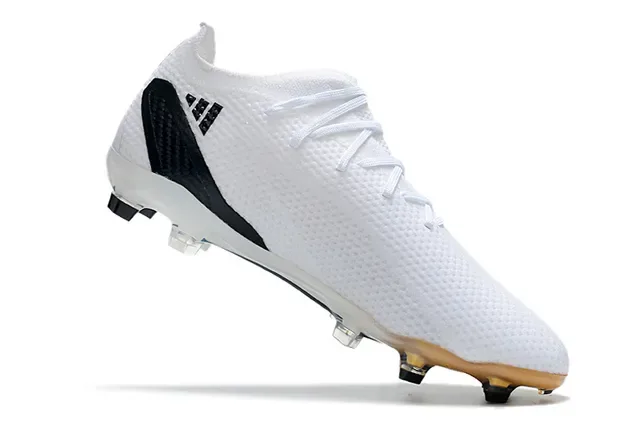 Adidas Tênis de Futebol Brancos e Pretos com Upper Knit Moldado FG Studs para Campo Firme 2