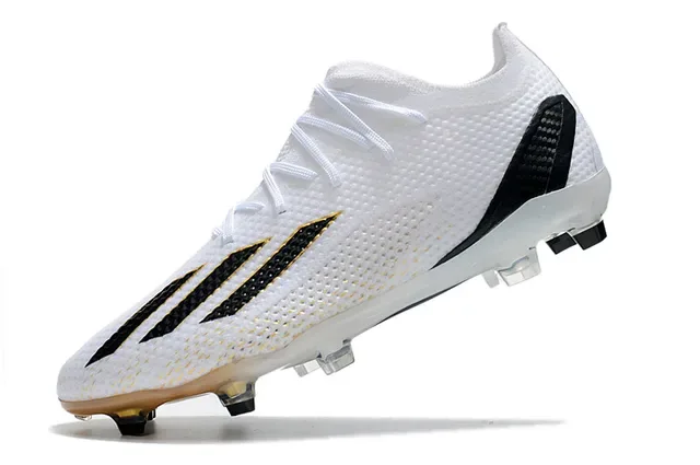 Adidas Tênis de Futebol Brancos e Pretos com Upper Knit Moldado FG Studs para Campo Firme 3