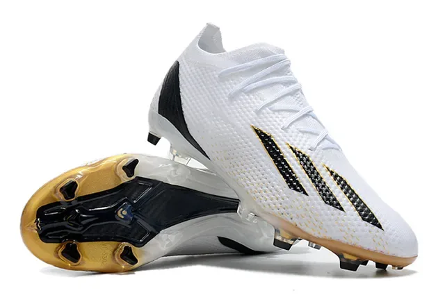 Adidas Tênis de Futebol Brancos e Pretos com Upper Knit Moldado FG Studs para Campo Firme 4