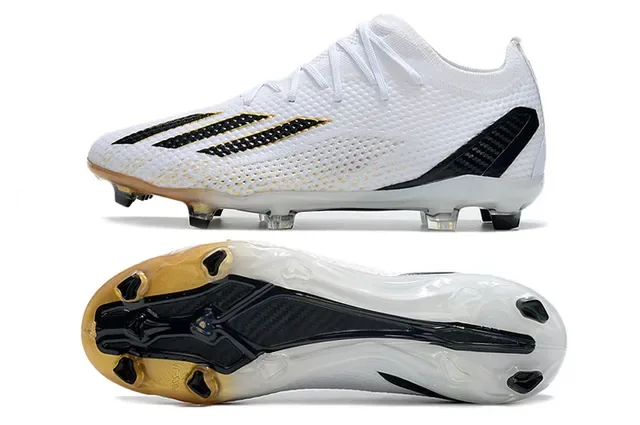 Adidas Tênis de Futebol Brancos e Pretos com Upper Knit Moldado FG Studs para Campo Firme 6
