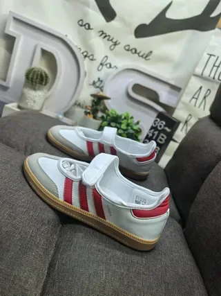 Adidas White Black Laceless Velcro Strap Three-Stripe Side Panel Lifestyle Sneakers 7