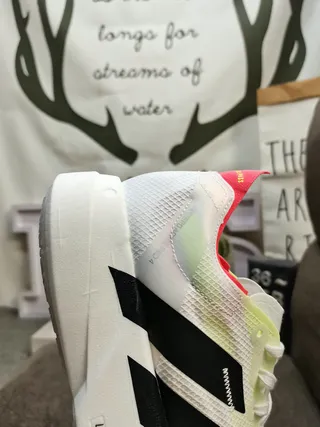 Adidas Chaussures de course Blanc Noir avec upper en tricot léger semelle intermédiaire sculptée empilée 3