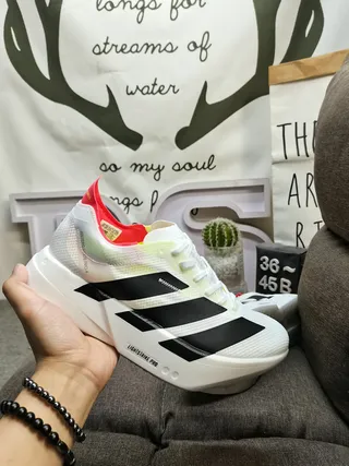 Adidas Chaussures de course Blanc Noir avec upper en tricot léger semelle intermédiaire sculptée empilée 5