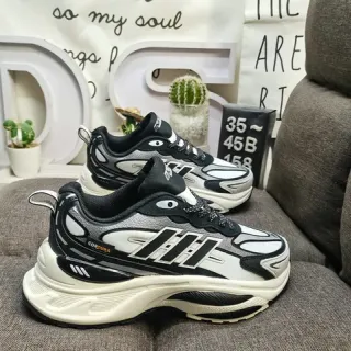 Adidas सफेद काला प्लेटफॉर्म सोल असममित तीन स्ट्राइप ओवरले चंकी स्नीकर