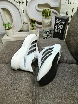 Adidas White Black Streamlined Silhouette Translucent Heel Overlay Lifestyle Sneakers 6