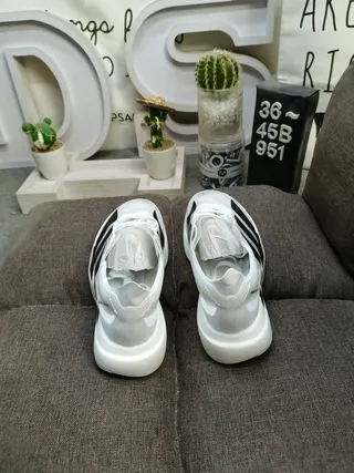 Adidas White Black Streamlined Silhouette Translucent Heel Overlay Lifestyle Sneakers 8