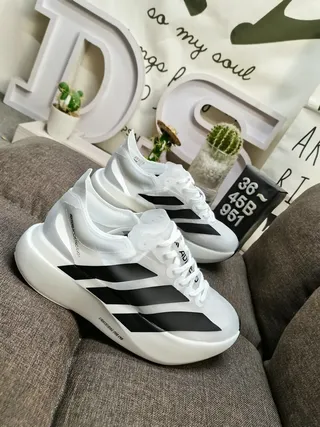 Adidas White Black Streamlined Silhouette Translucent Heel Overlay Lifestyle Sneakers 9