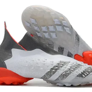 Adidas सफेद भूरा निम्न-कट सॉक-फिट कॉलर टेक्स्चर्ड सिंथेटिक अपर टर्फ फुटबॉल जूते