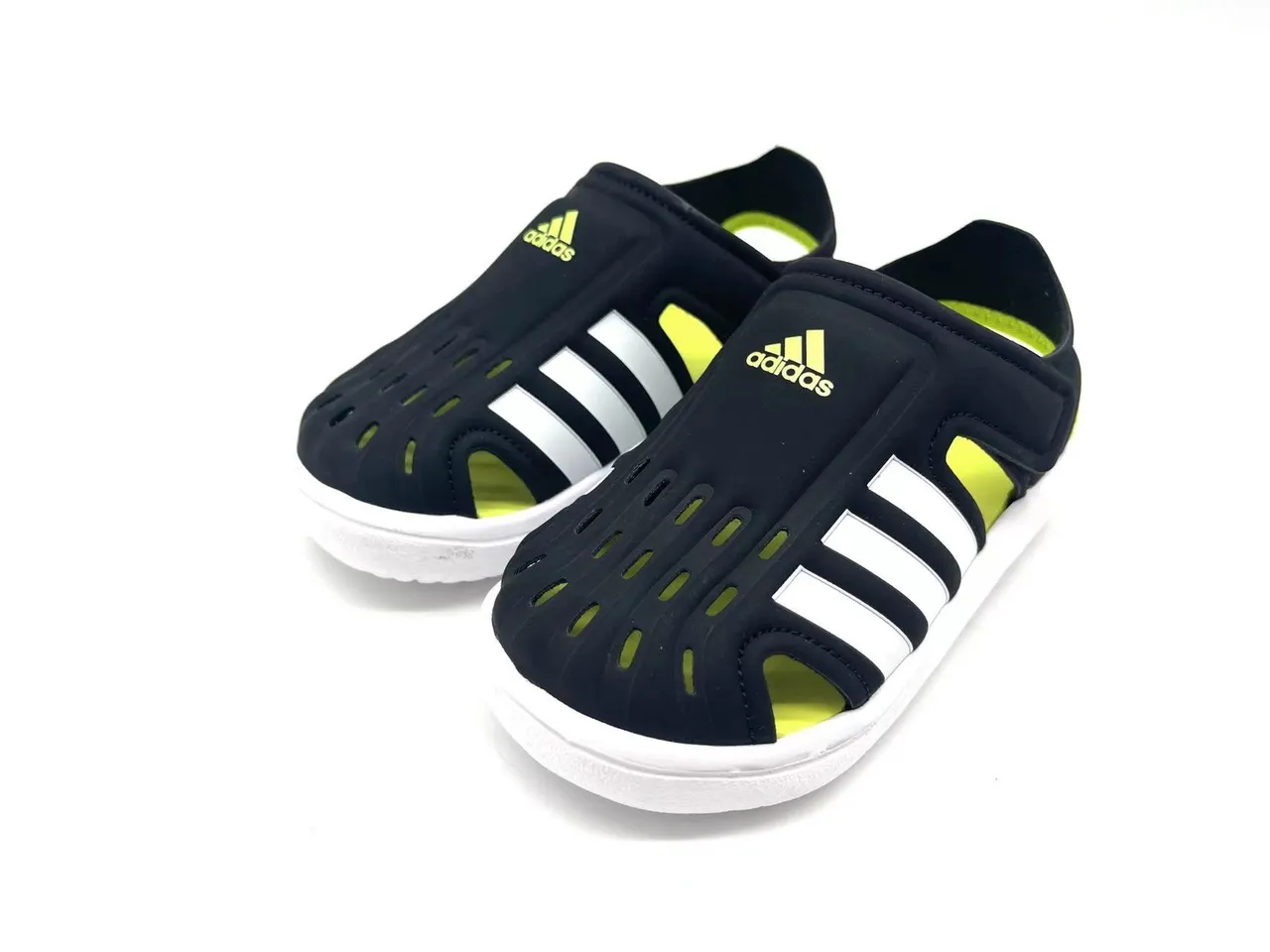 Adidas Blanc Rose Perforé Synthétique Supérieur Three-Stripe T-Strap Sandales Casual 7