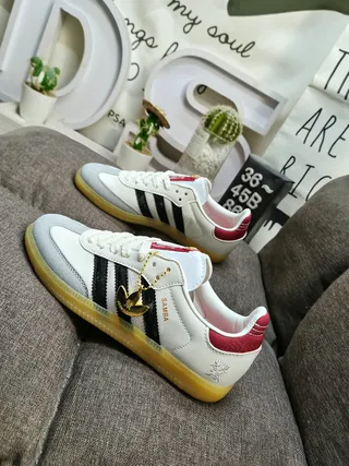 Adidas White Red Low-Top Leather Upper Lifestyle Sneakers 7