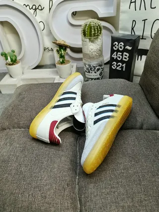 Adidas White Red Low-Top Leather Upper Lifestyle Sneakers 6
