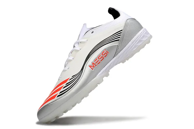 Adidas Chaussures de football blanc argenté à talon bas en matériau synthétique avec overlays texturisés pour gazon artificiel 8