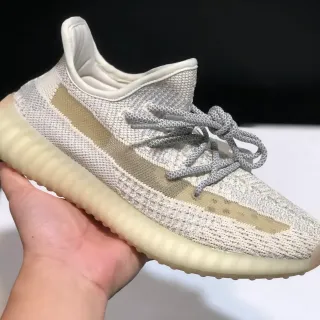 Adidas Yeezy Boost 350 V2 Off-White लाइफस्टाइल स्नीकर