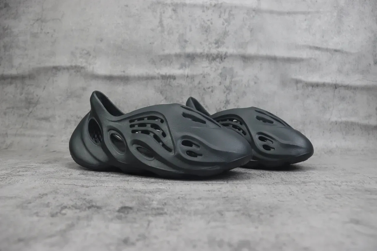 Adidas Yeezy Foam Runner Black Lifestyle Sneakers 3