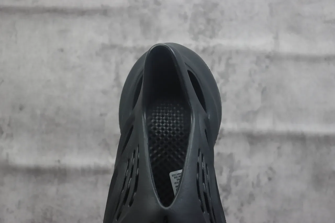 Adidas Yeezy Foam Runner Black Lifestyle Sneakers 4