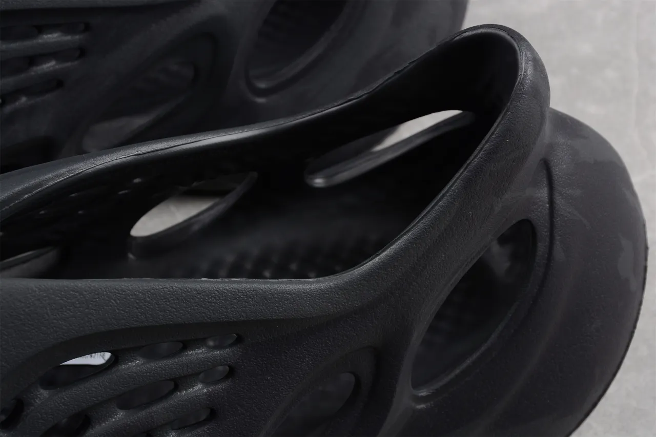 Adidas Yeezy Foam Runner Black Lifestyle Sneakers 5