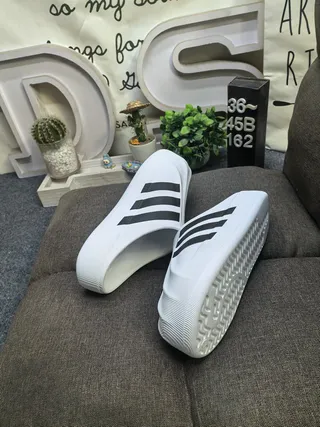 Adidas Yeezy Slide Sandales de plateforme beige 6