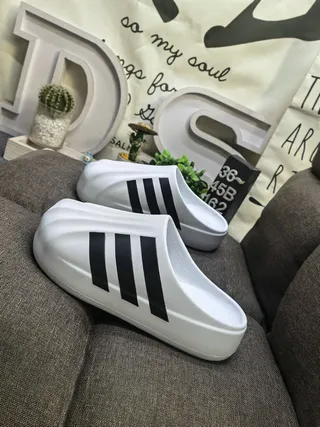 Adidas Yeezy Slide Sandales de plateforme beige 7