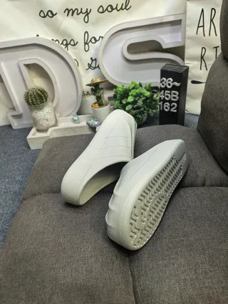 Adidas Yeezy Slide Sandales de plateforme beige 16