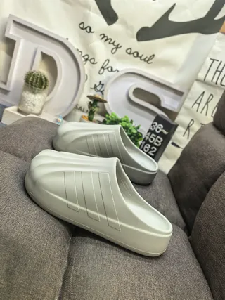 Adidas Yeezy Slide Sandales de plateforme beige 17