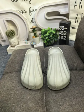 Adidas Yeezy Slide Sandales de plateforme beige 20