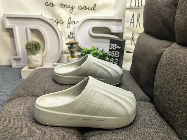Adidas Yeezy Slide Sandales de plateforme beige 21