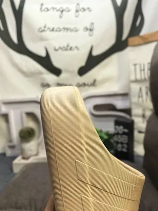 Adidas Yeezy Slide Sandales de plateforme beige 23