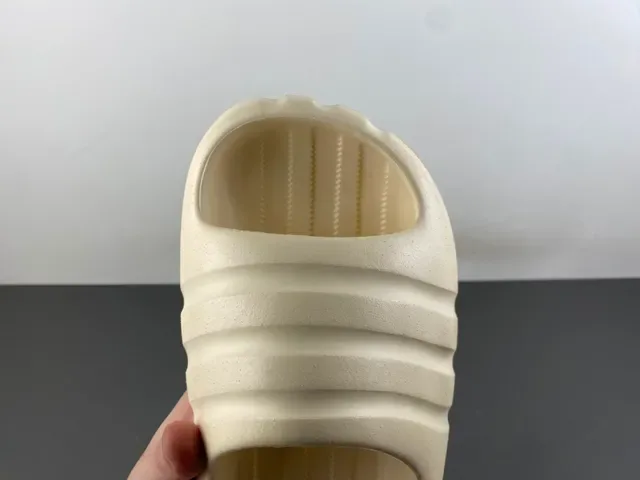 Adidas Yeezy Slide Beige Slippers 4
