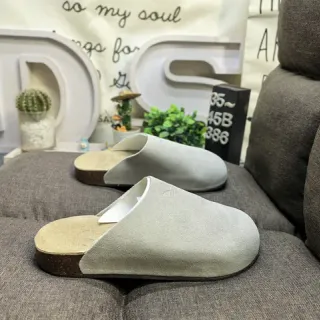 Adidas Yeezy Slide हल्का धूसर सूड स्लिपर्स