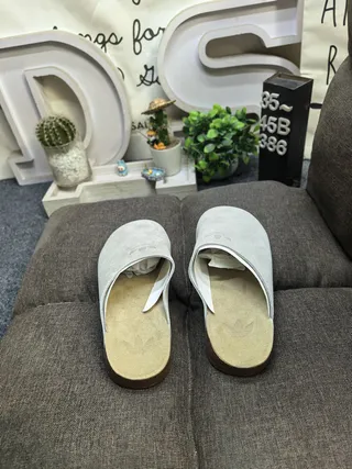 Adidas Yeezy Slide Light Gray Suede Slippers 8