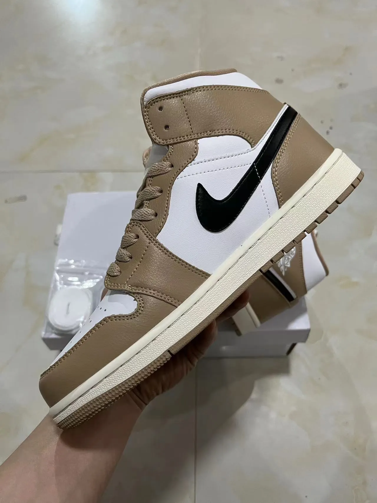 Air Jordan 1 Beige White High-Top Leather-Paneled Basketball Shoes 5