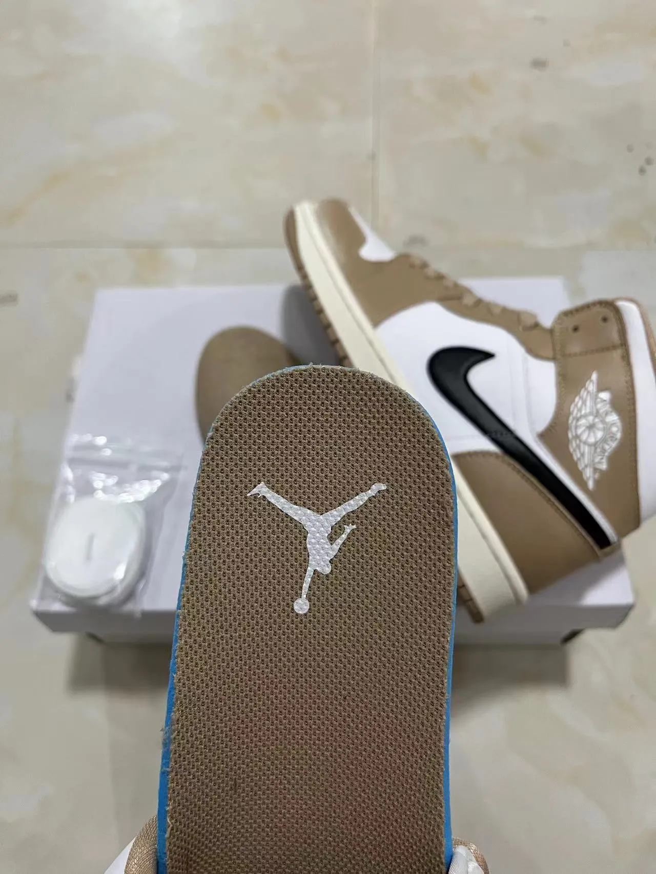 Air Jordan 1 Beige White High-Top Leather-Paneled Basketball Shoes 8