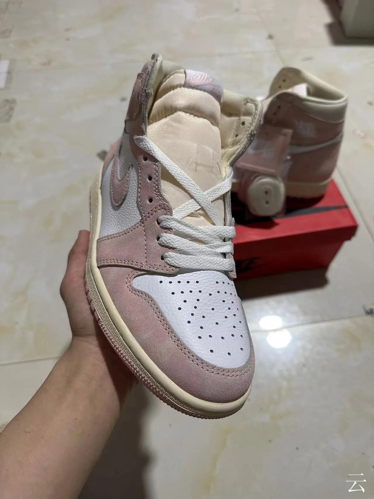 Air Jordan 1 Dusty Pink Suede and Leather Basketball Shoes 2