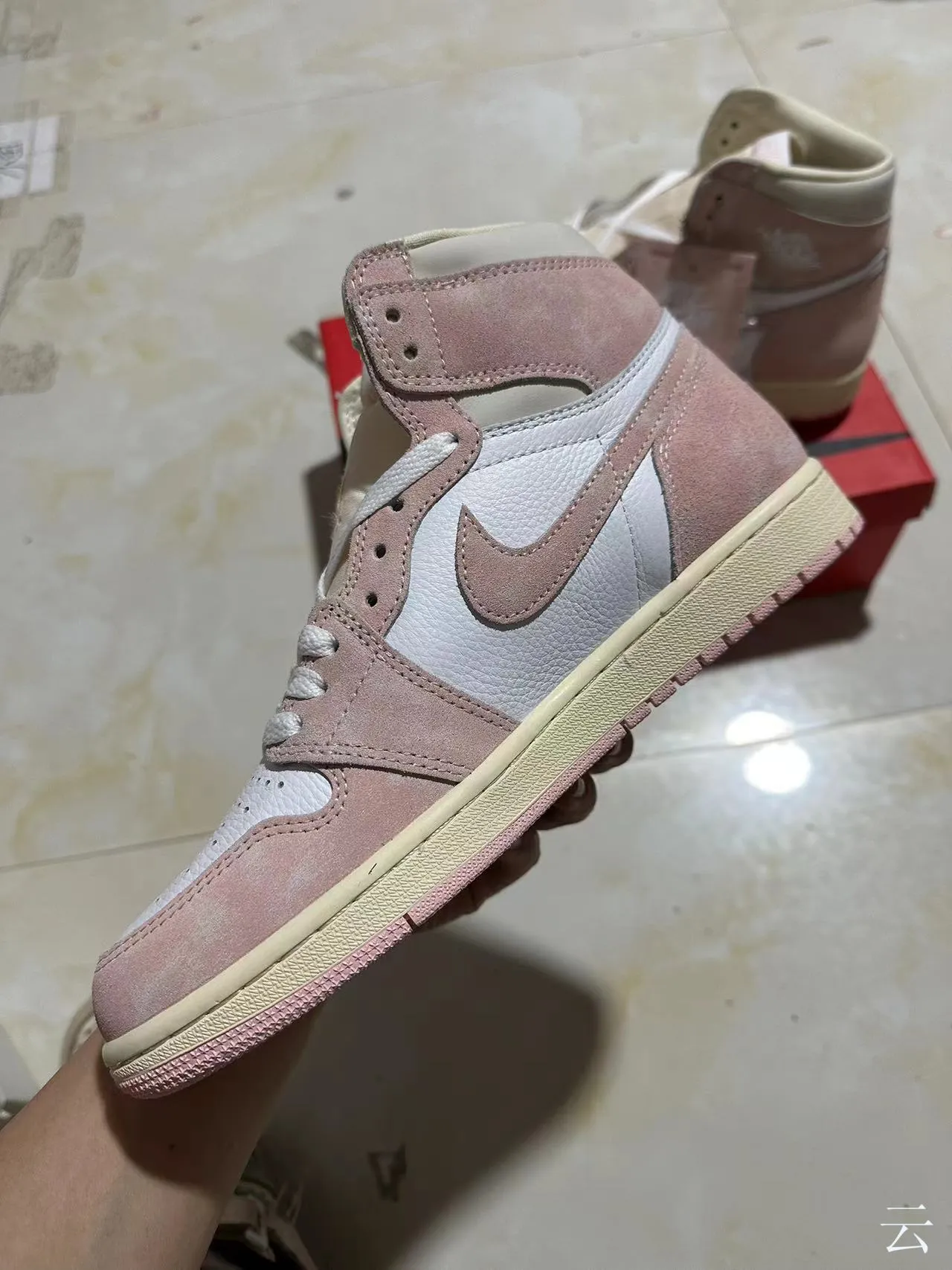 Air Jordan 1 Dusty Pink Suede and Leather Basketball Shoes 4