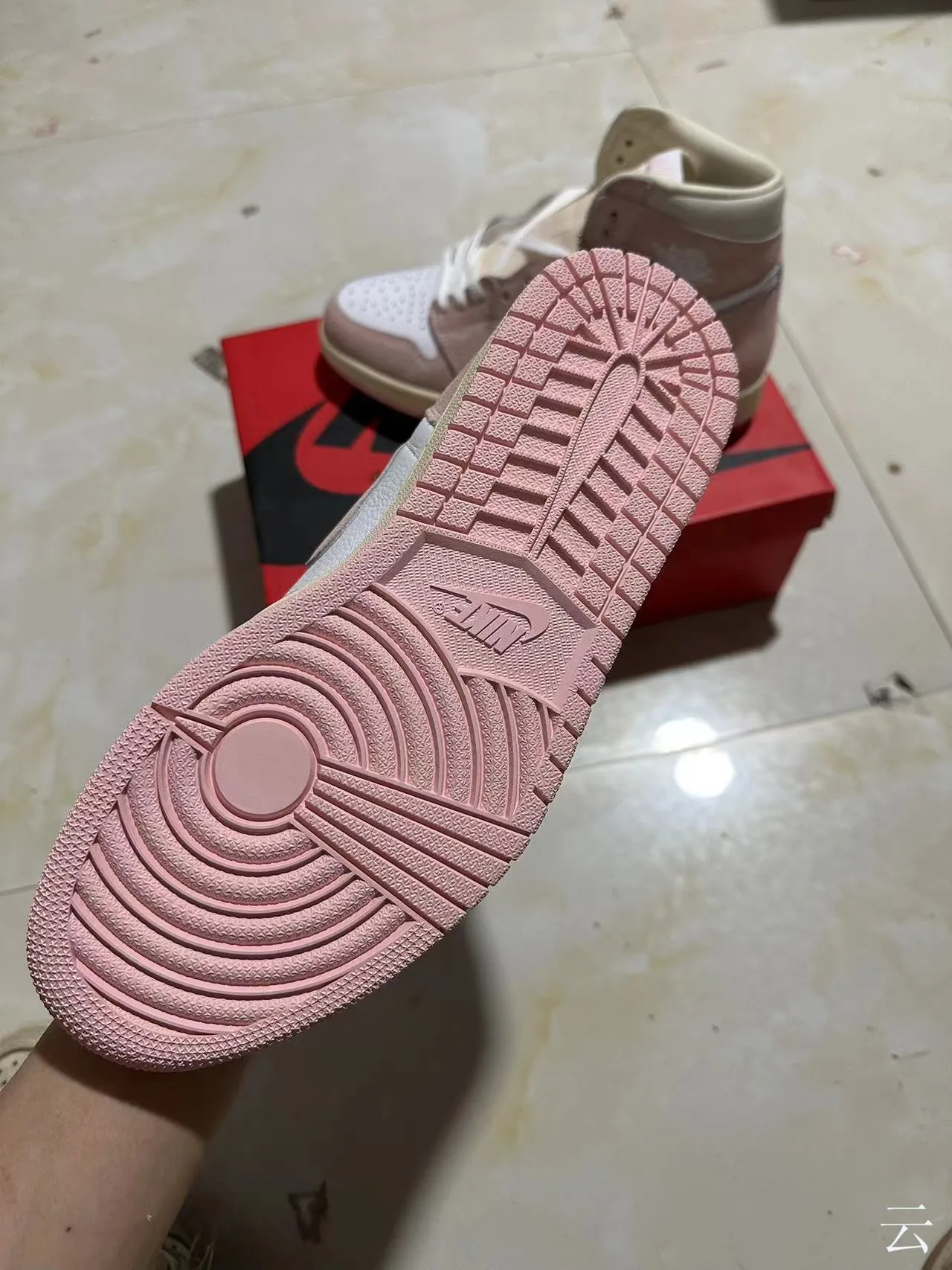Air Jordan 1 Dusty Pink Suede and Leather Basketball Shoes 5