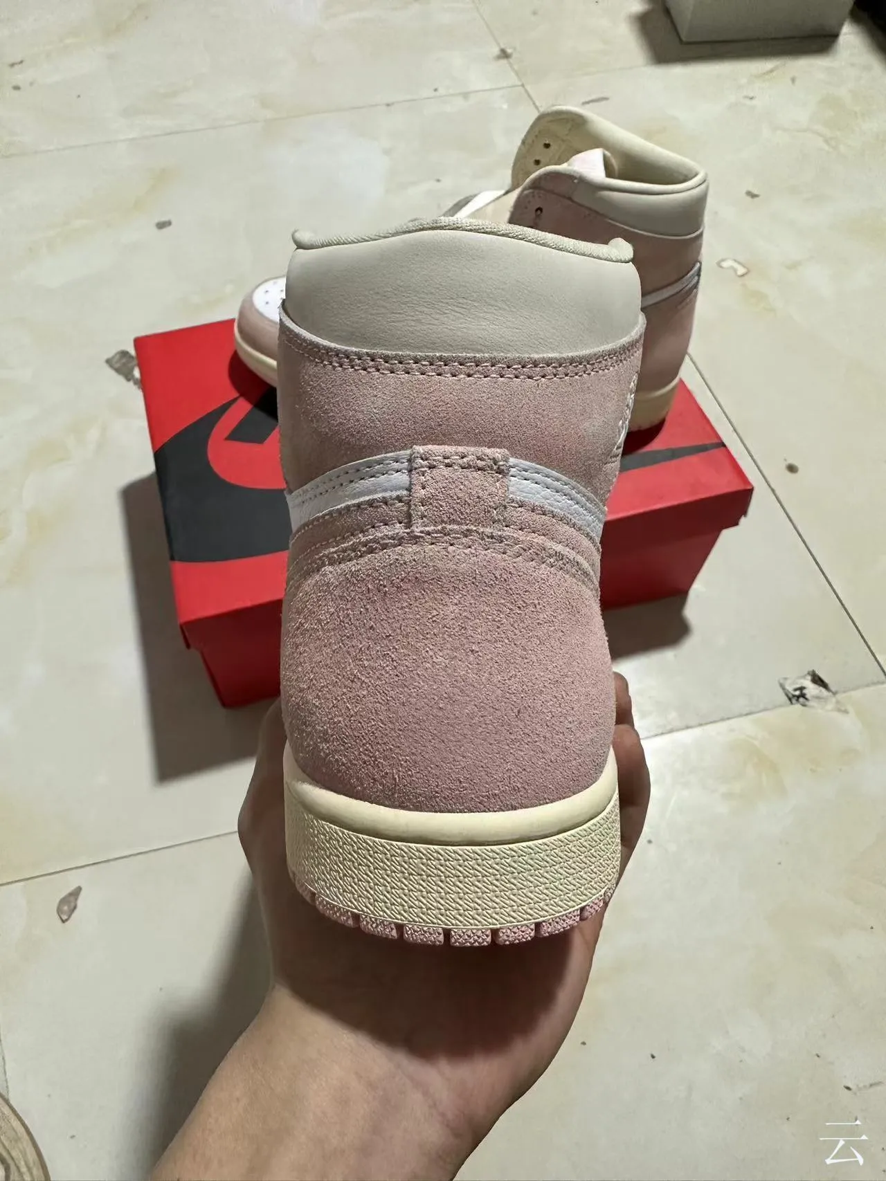 Air Jordan 1 Dusty Pink Suede and Leather Basketball Shoes 6