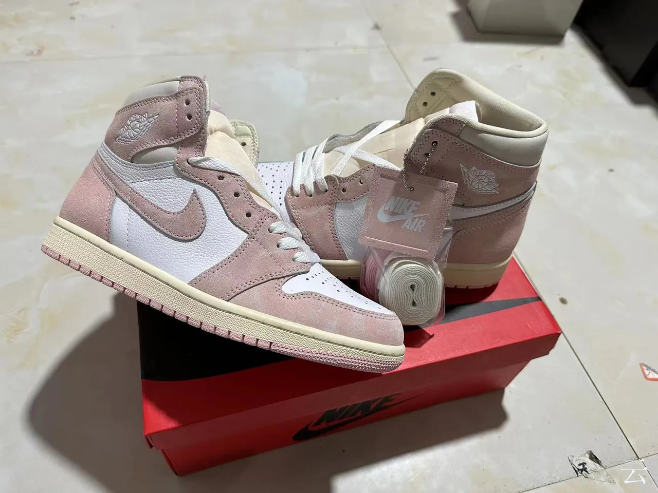 Air Jordan 1 Dusty Pink Suede and Leather Basketball Shoes 8