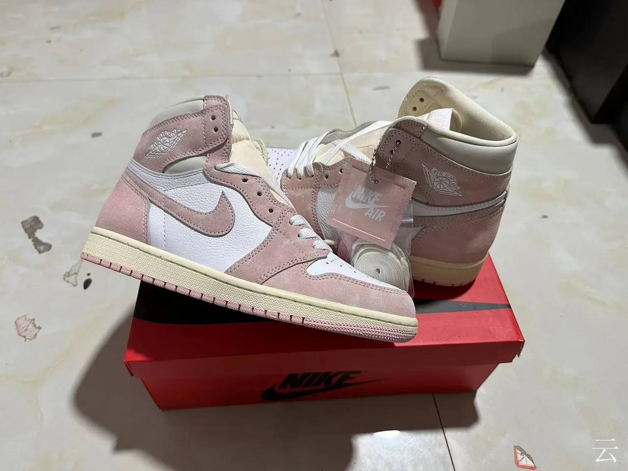 Air Jordan 1 Dusty Pink Suede and Leather Basketball Shoes 11