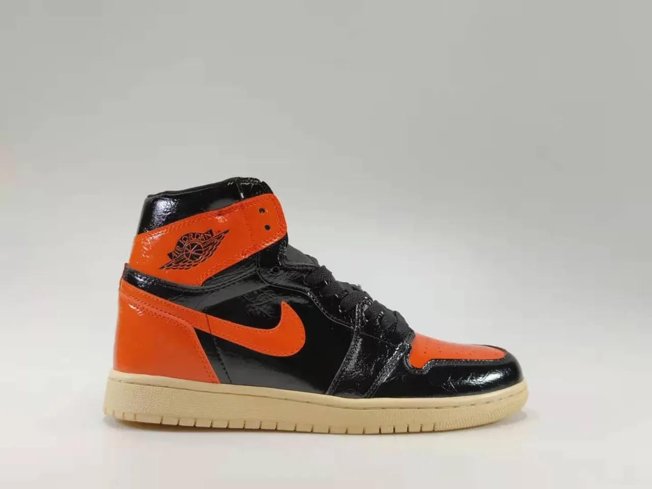 Air Jordan 1 Chaussures de Basketball Noir Orange Cuir Patenté Brillant 2
