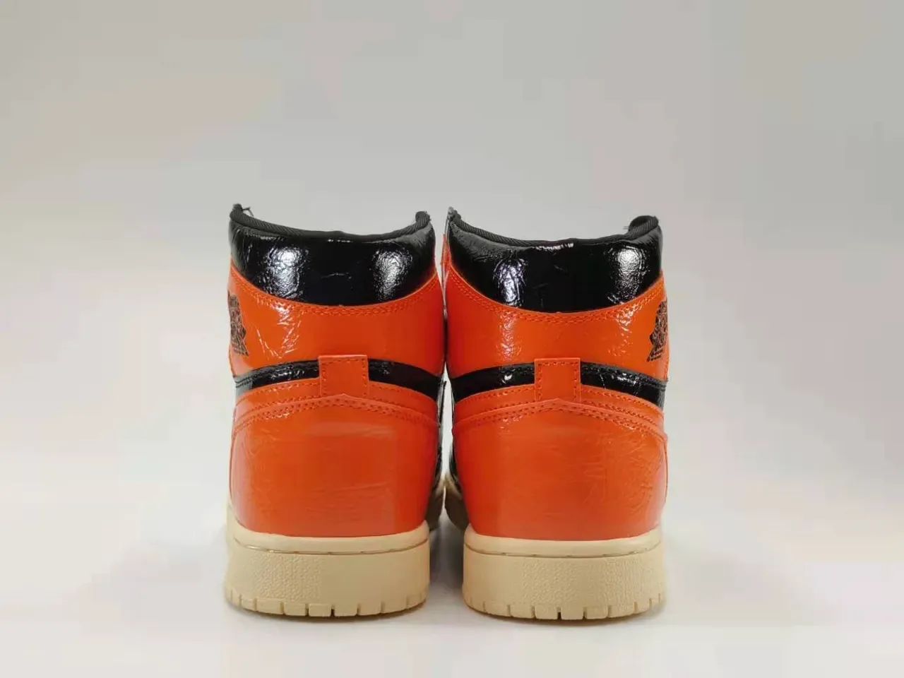 Air Jordan 1 Chaussures de Basketball Noir Orange Cuir Patenté Brillant 5