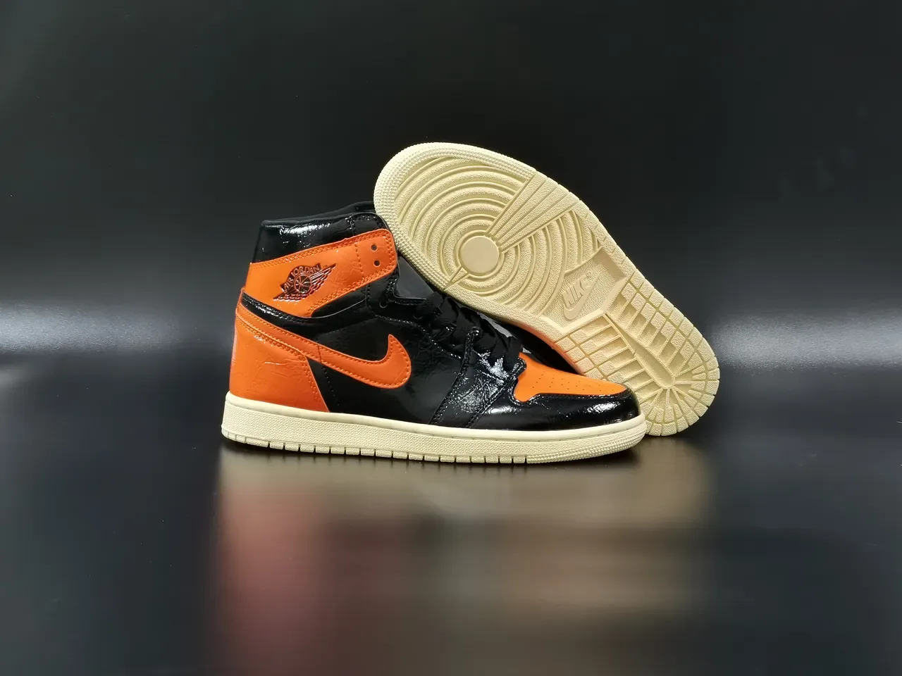 Air Jordan 1 Chaussures de Basketball Noir Orange Cuir Patenté Brillant 8